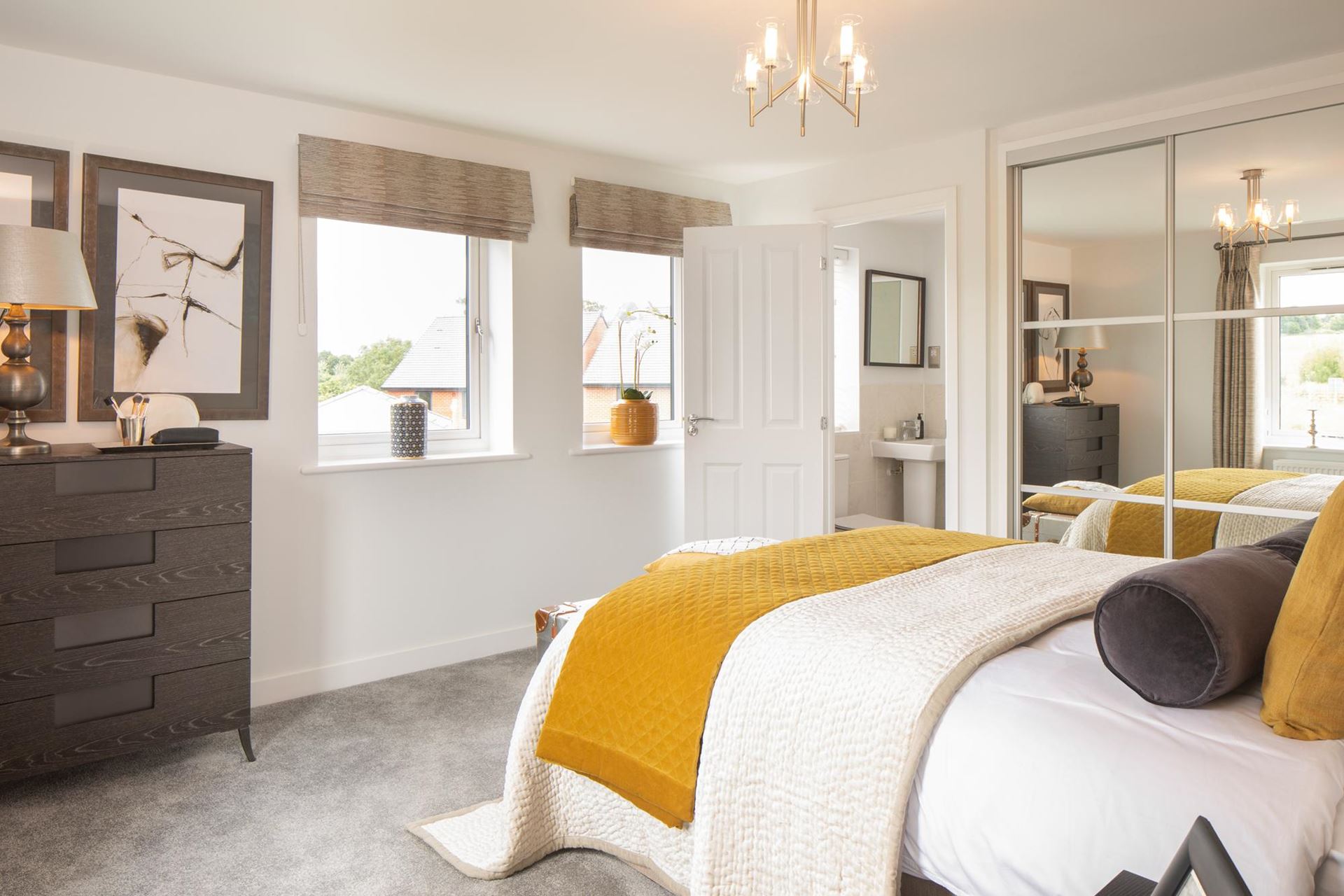 Main bedroom with en suite