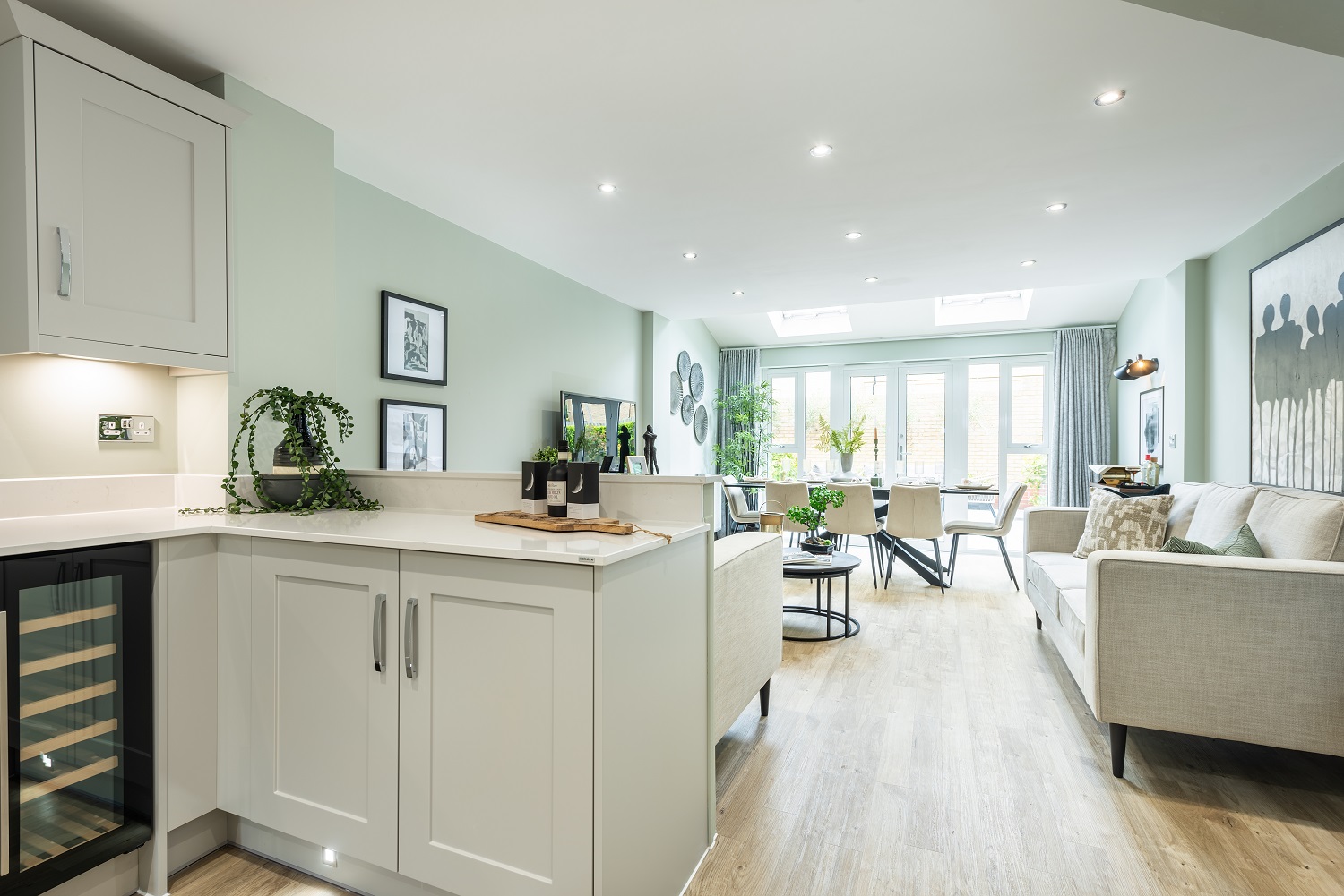 BDW CAMBS DARWIN DWH ELSWORTH SH KITCHEN DINER