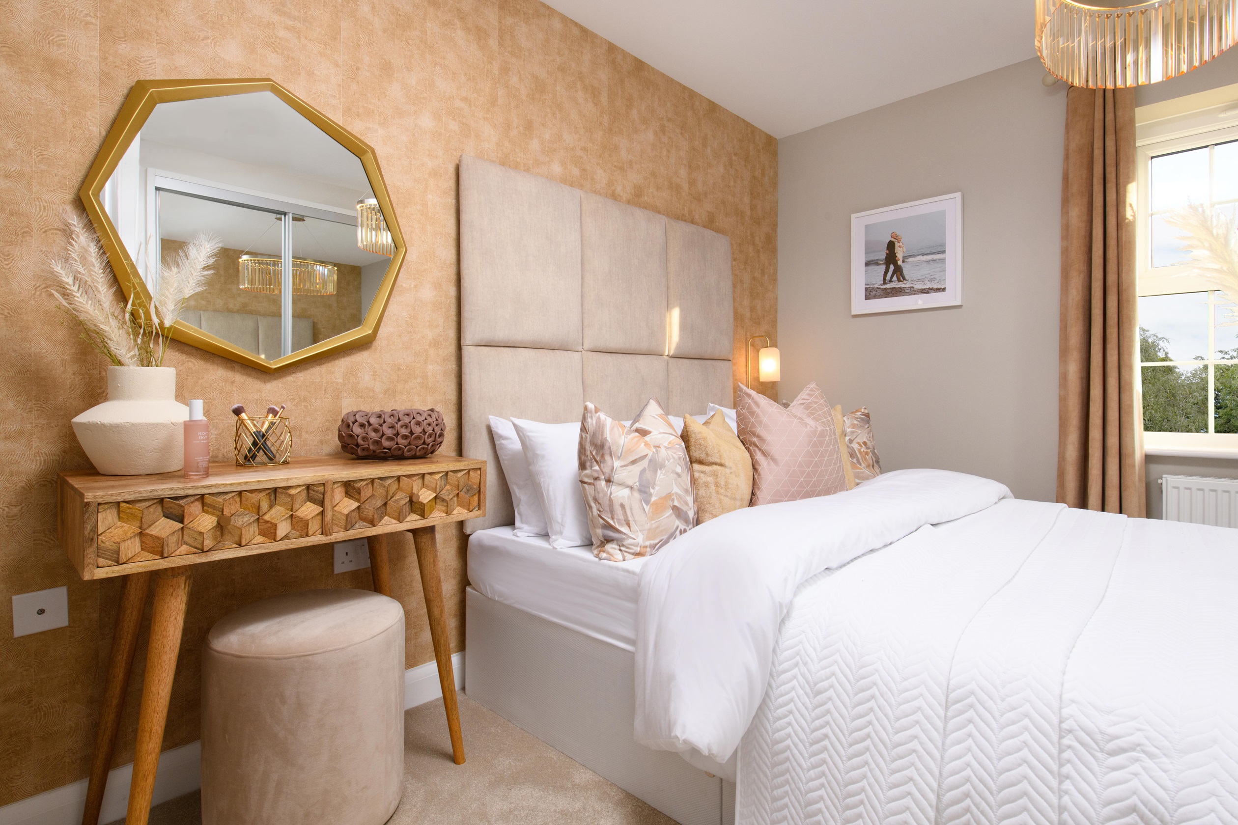 Hollinwood Bedroom 1 Woodland Heath