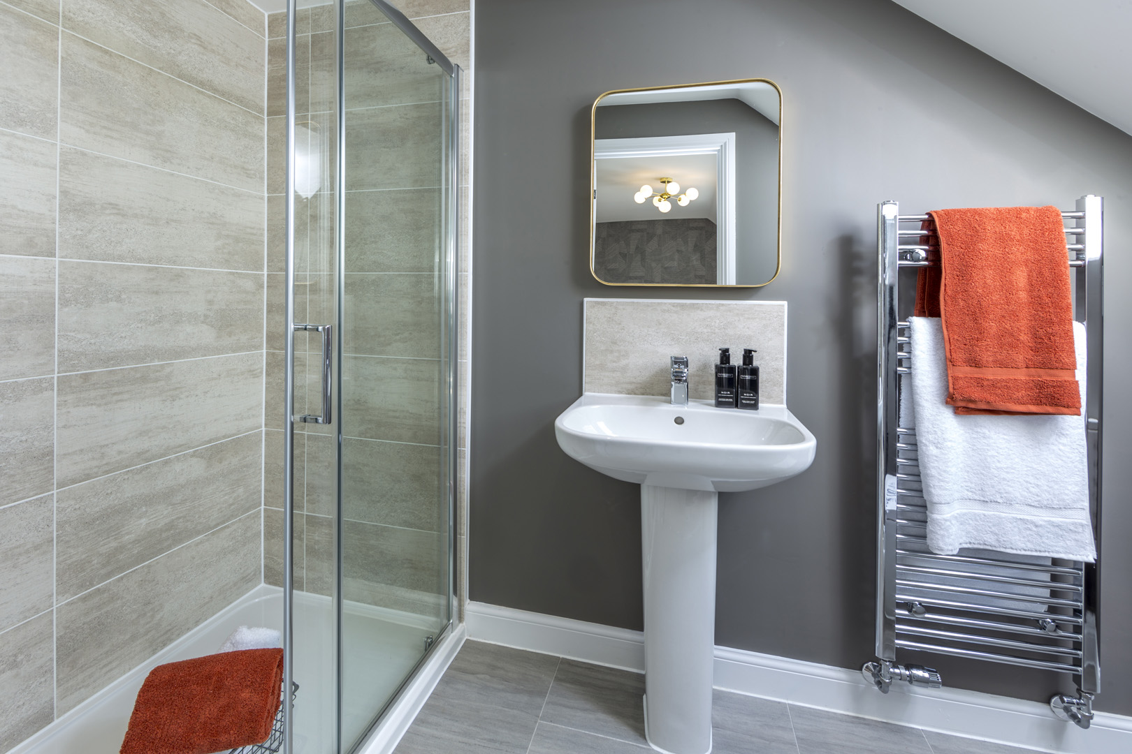 Main bedroom en suite