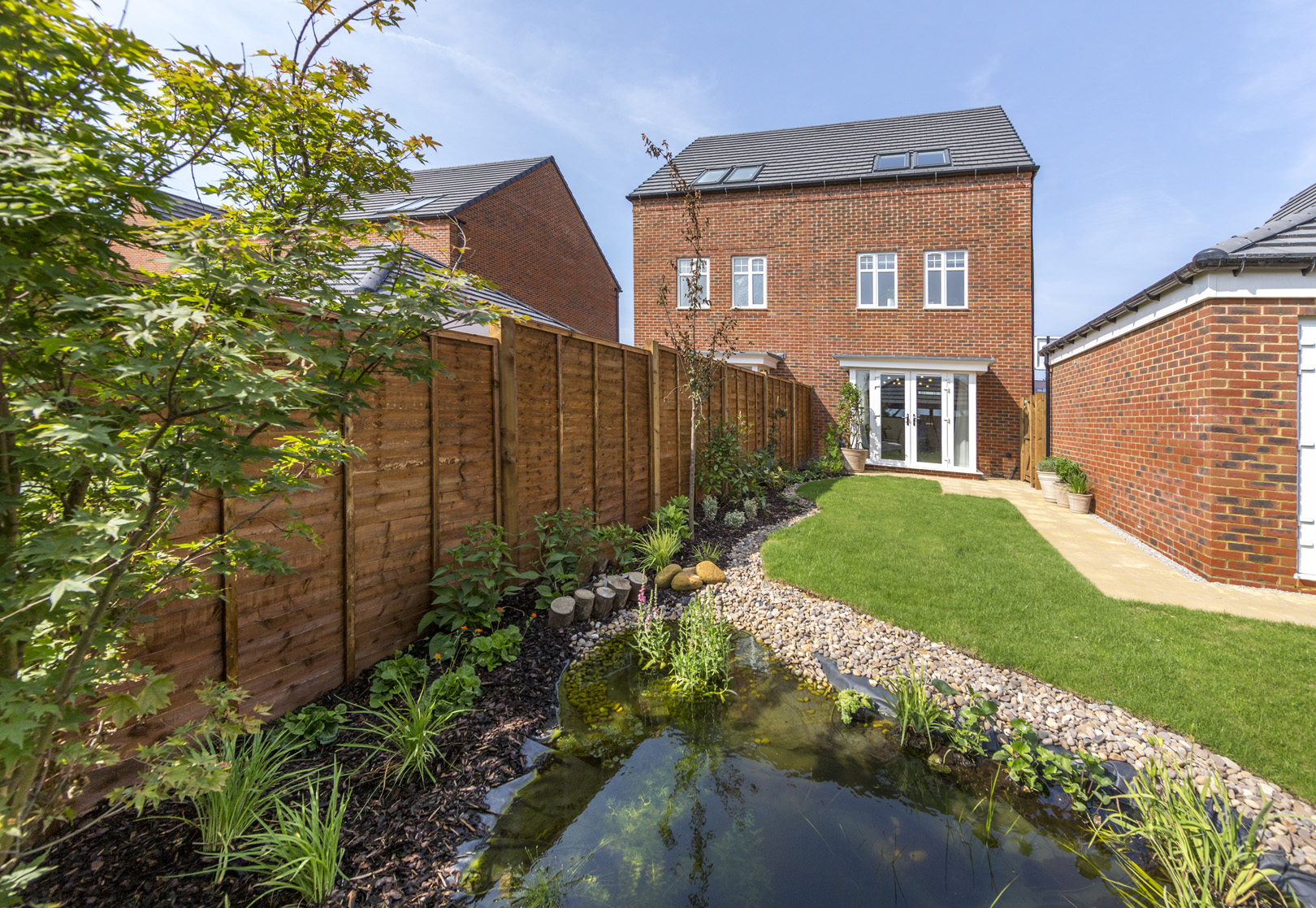 Kennett showhome garden