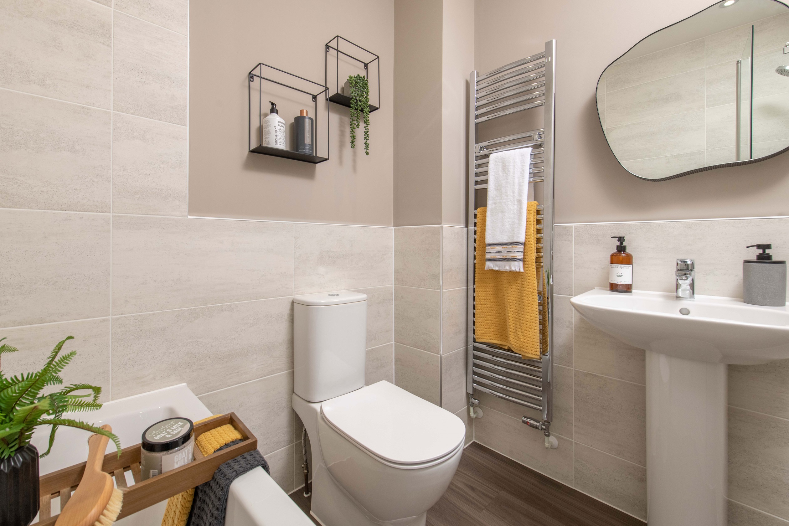 Thoresby Vale Greenwood Bathroom