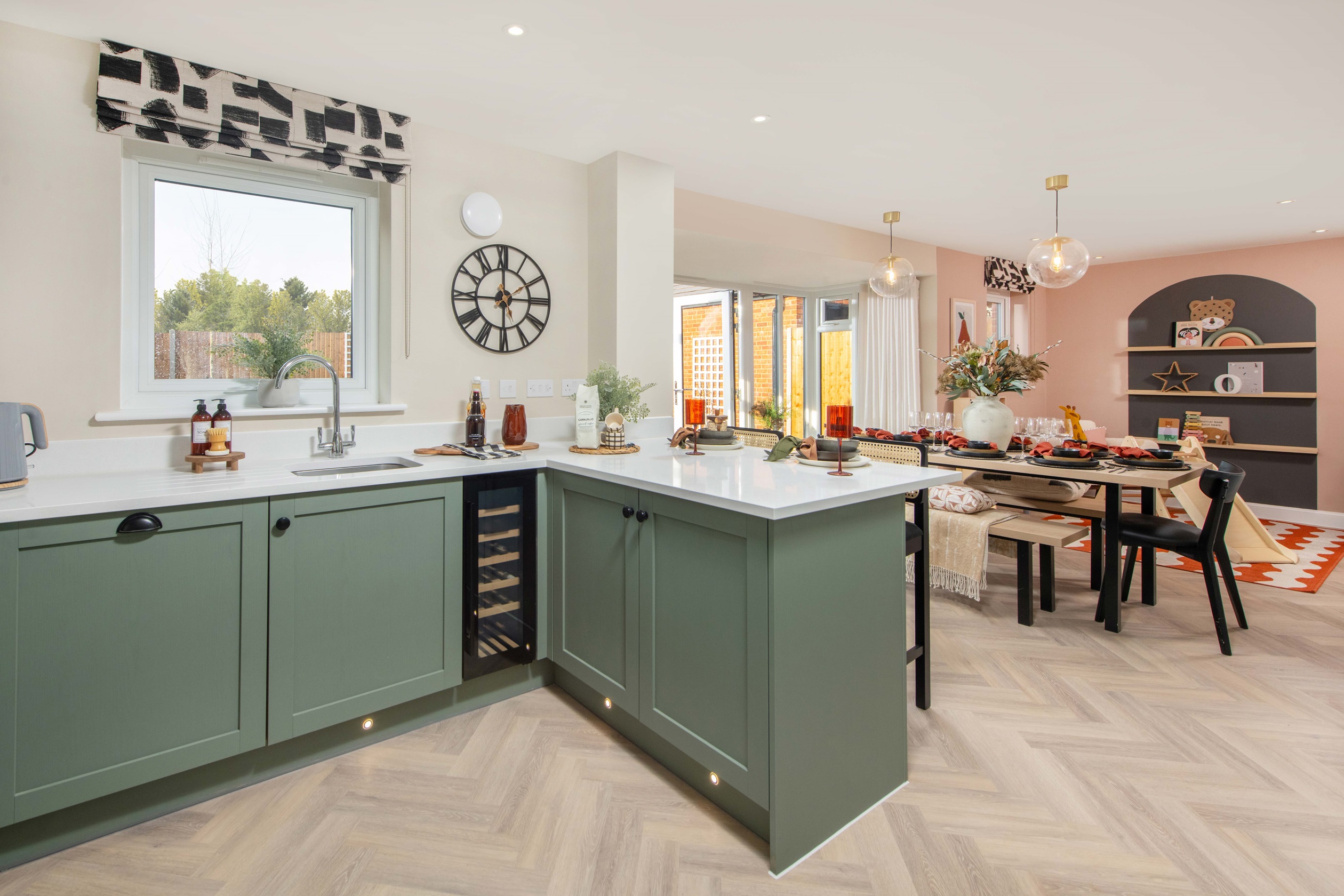 LYNFORD KITCHEN DINER