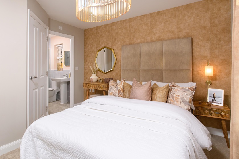 Hollinwood main bedroom in orange 