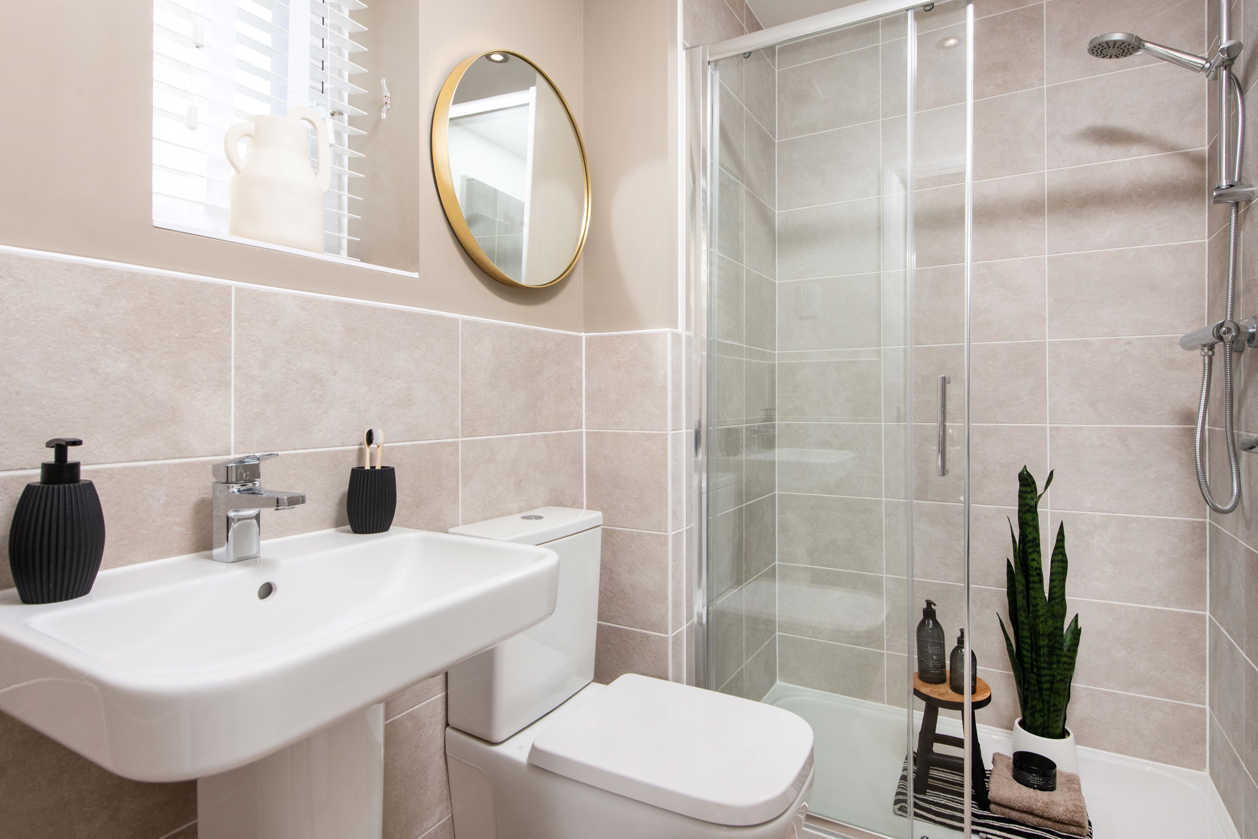 DWH EM Romans Quarter Avondale Bathroom En Suite