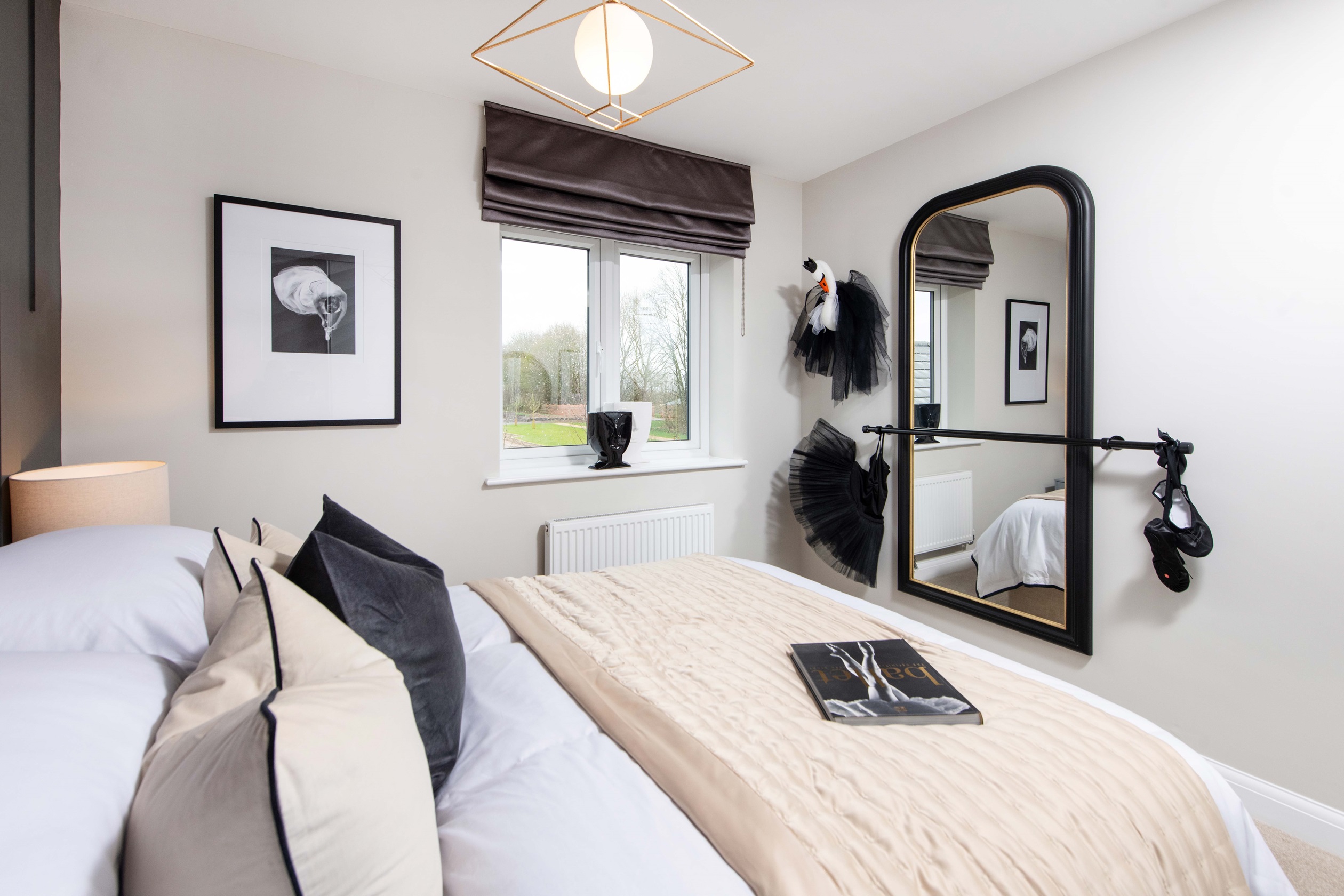 DWH EM Romans Quarter Avondale Bedroom