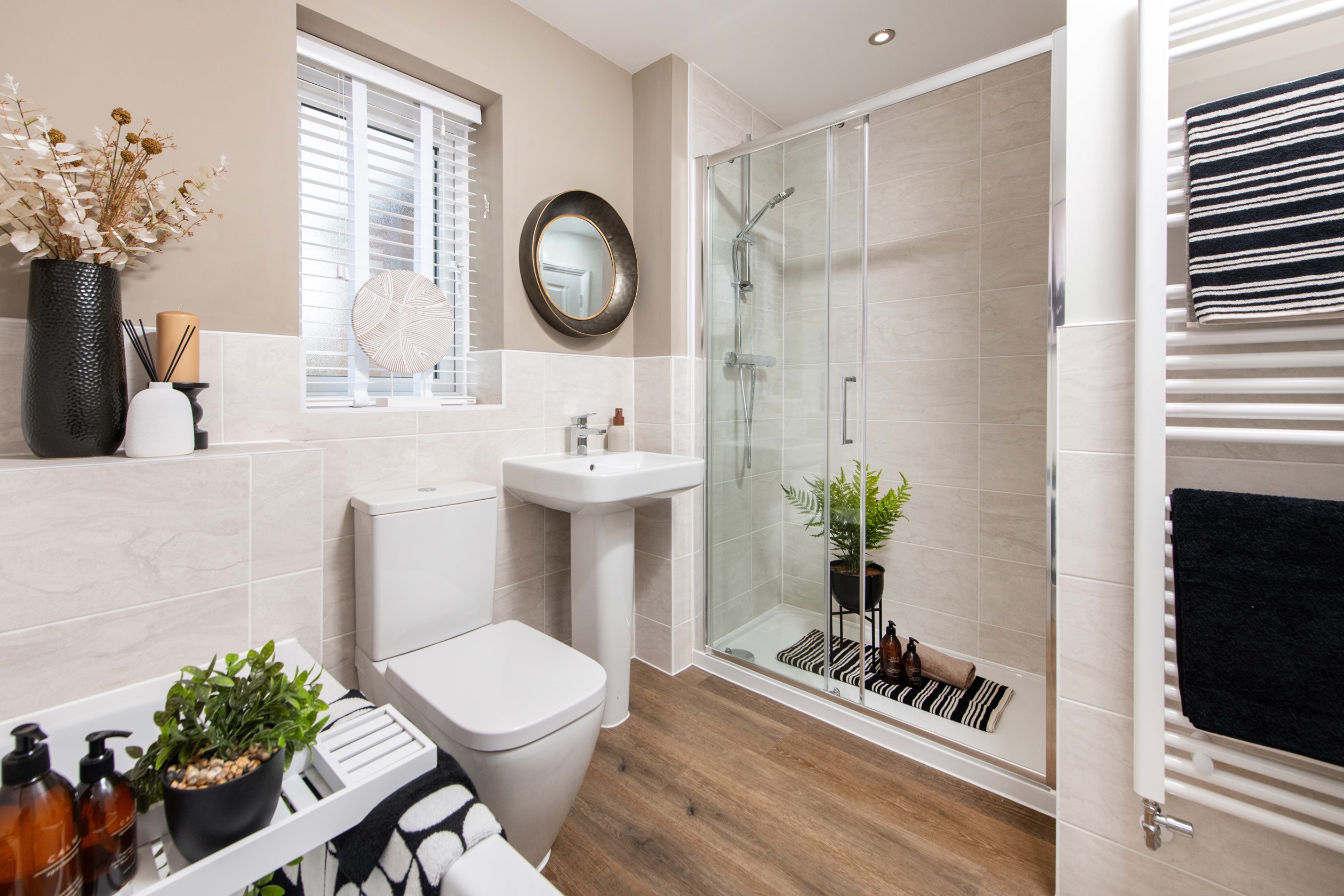 DWH EM Romans Quarter Avondale Bathroom