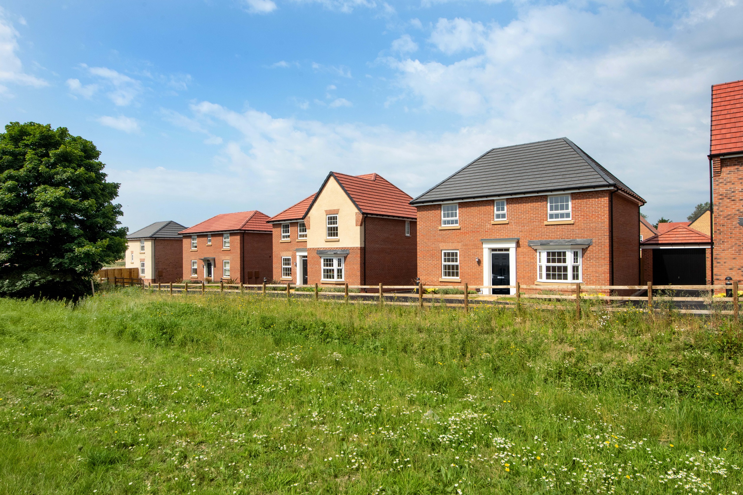 4 AND 5 BEDROOM HOMES IN NEWARK