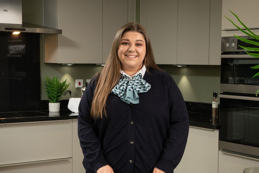 DWH EM Sales Adviser Jade