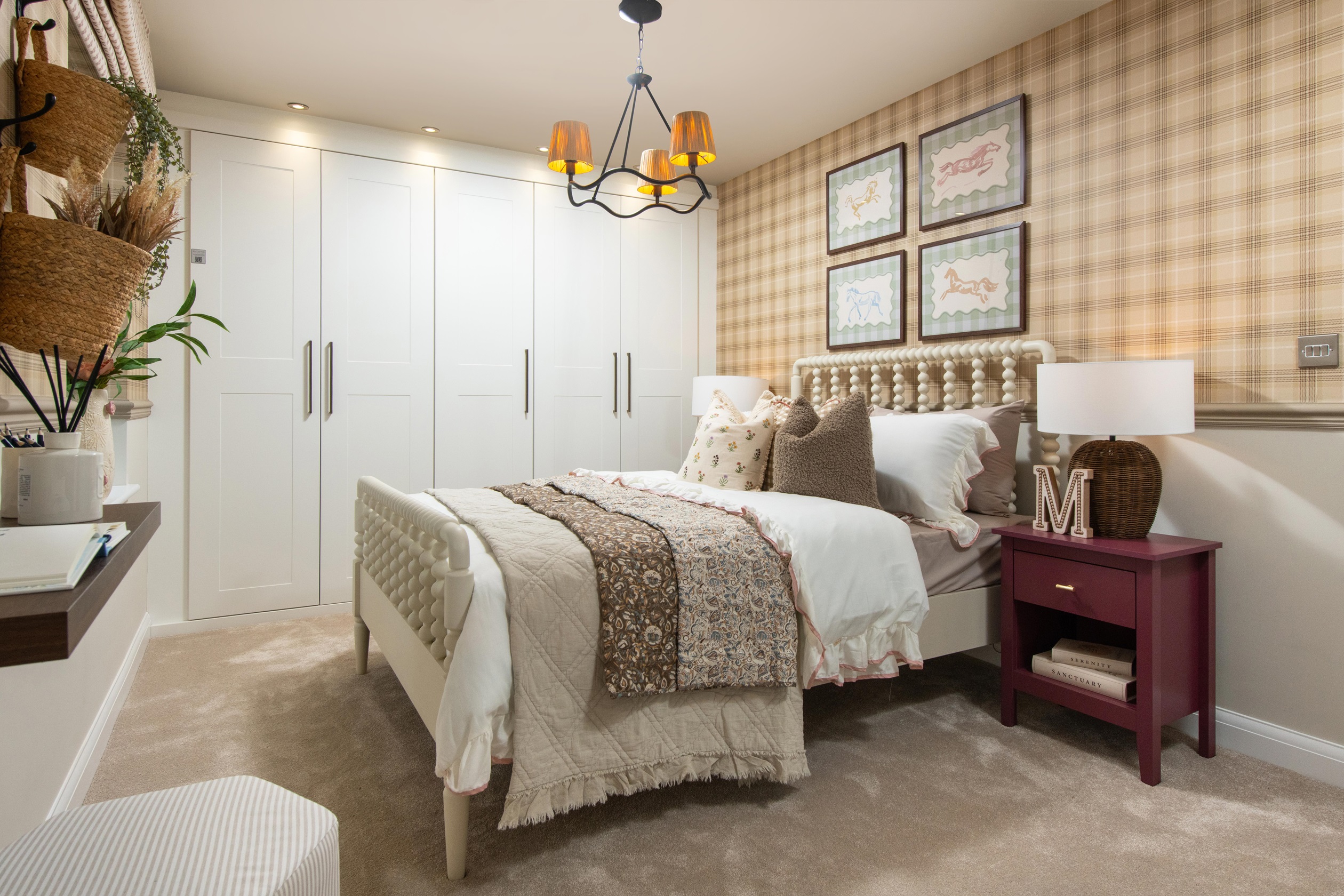 DWH EM Queens Manor Avondale Bed 2