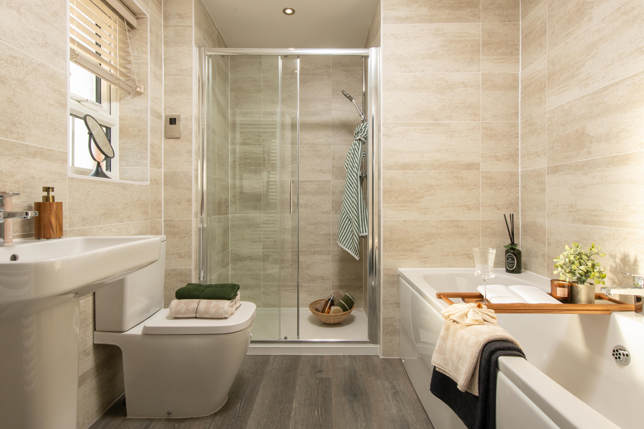 DWH EM MORETON EN SUITE