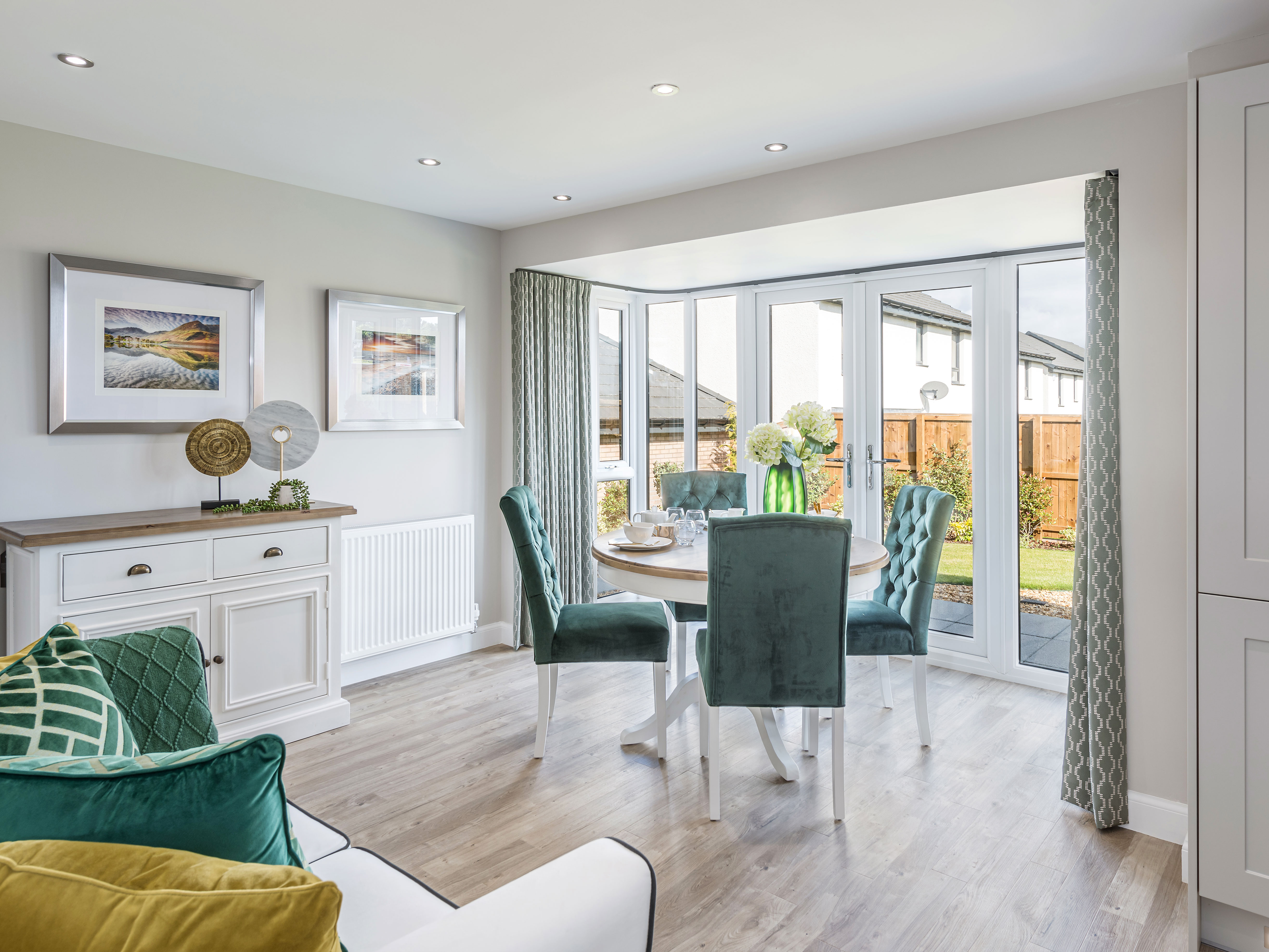 Four bedroom houses in Edinburgh