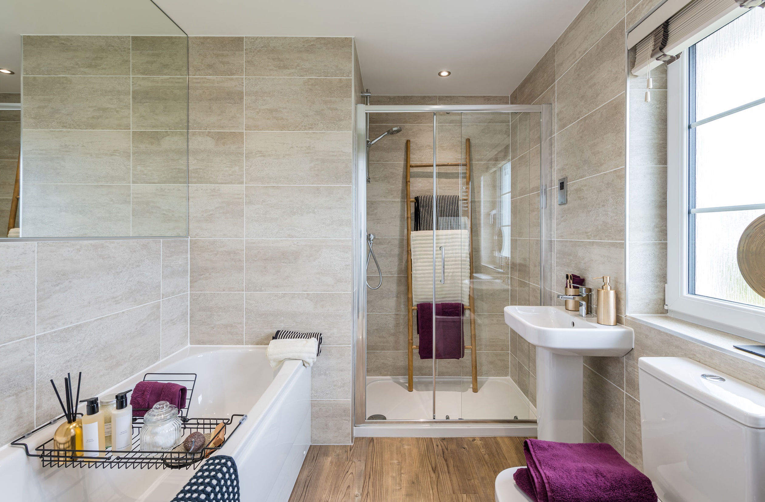 Full en suite bathroom in Glenbervie show home