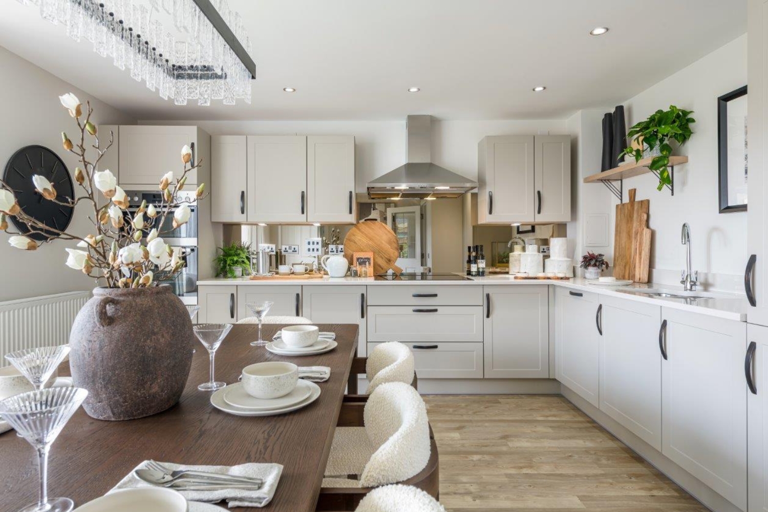 Kitchen with dining table in 4 bed detached home
