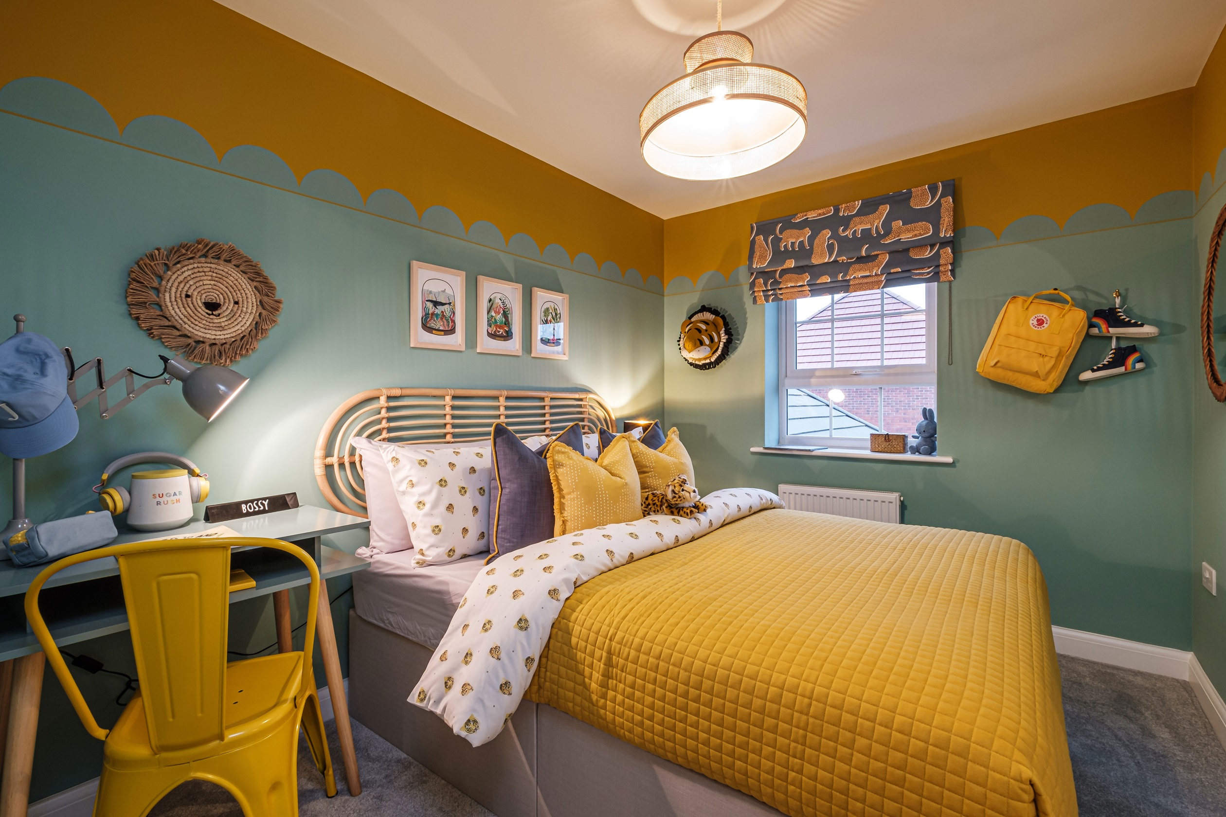 Five bedroom homes in Dudley