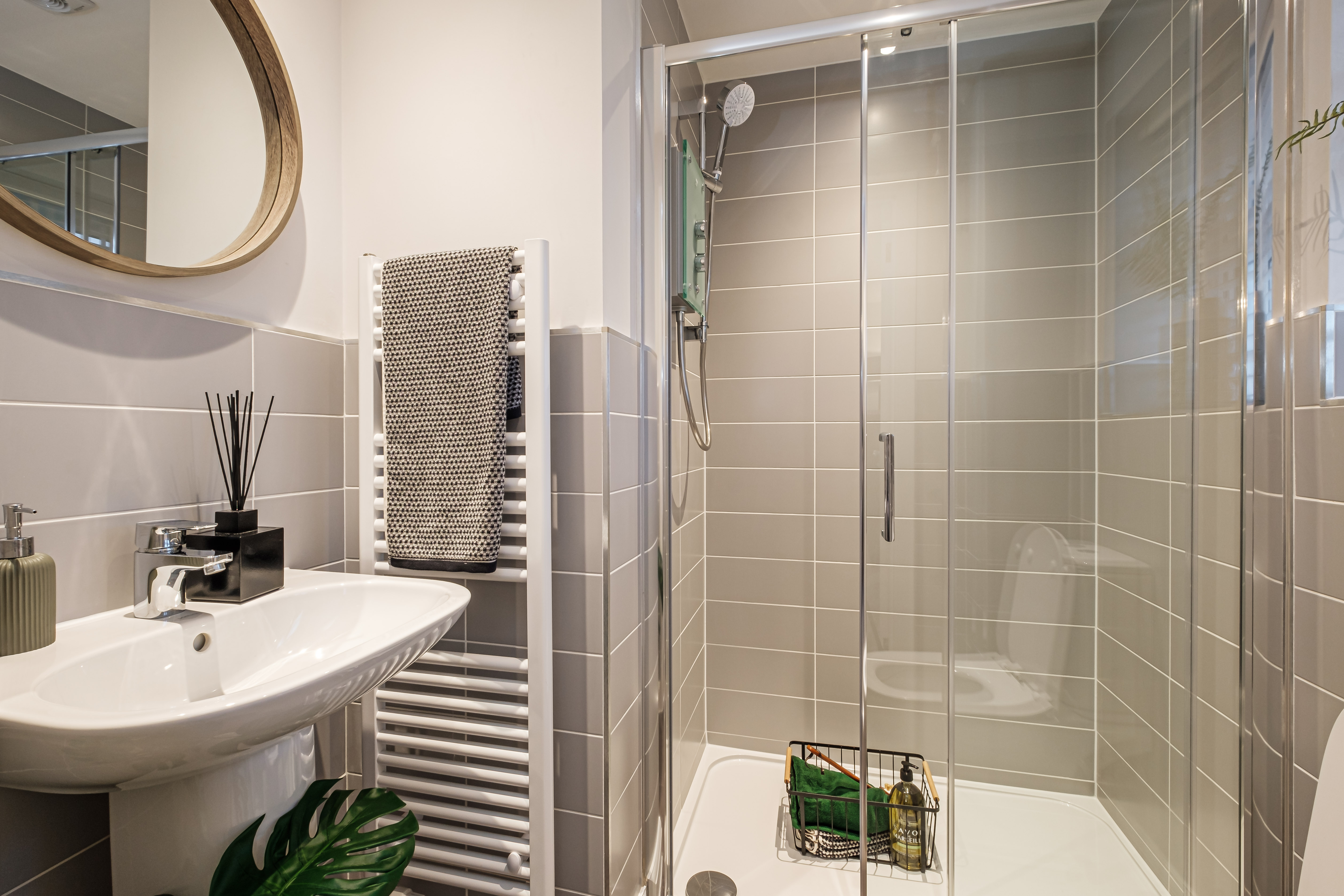 Hadley grey en suite shower