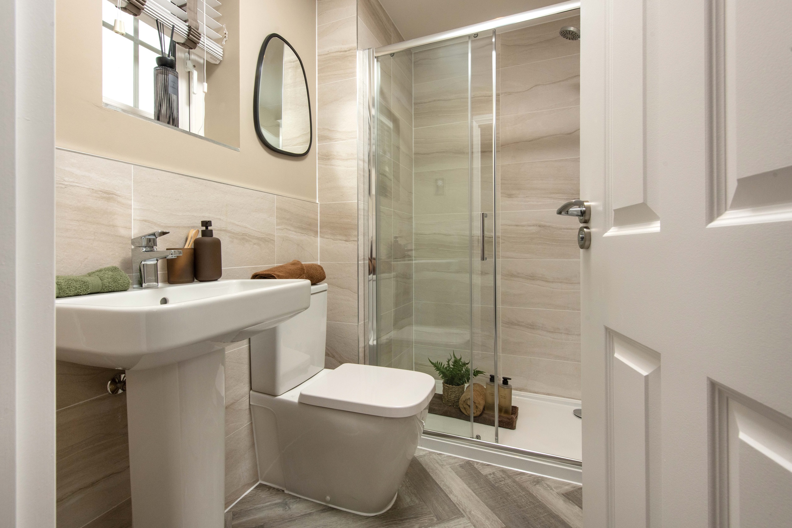 Brook View Avondale Show Home En Suite