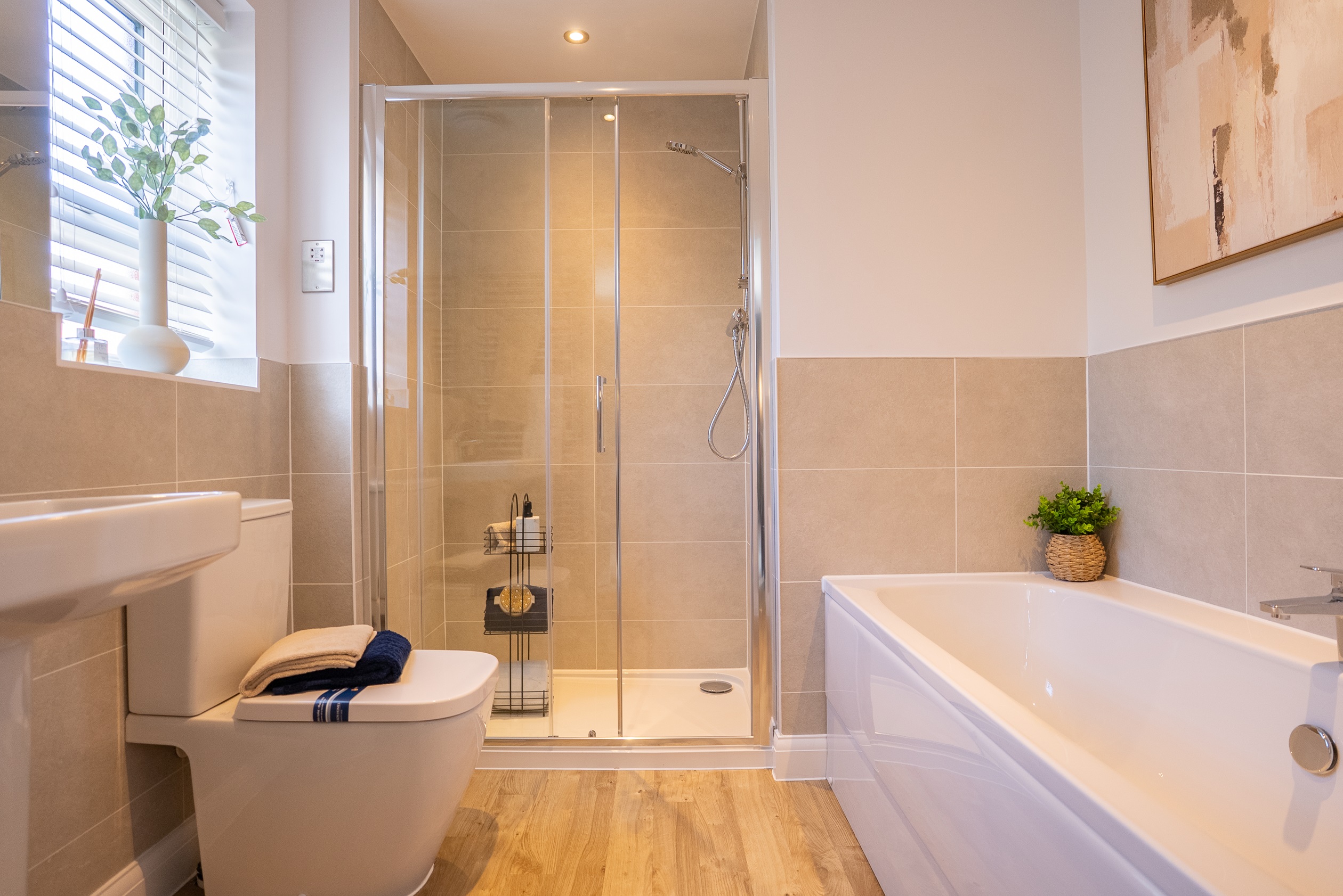 Otters Reach Moreton Show Home En Suite