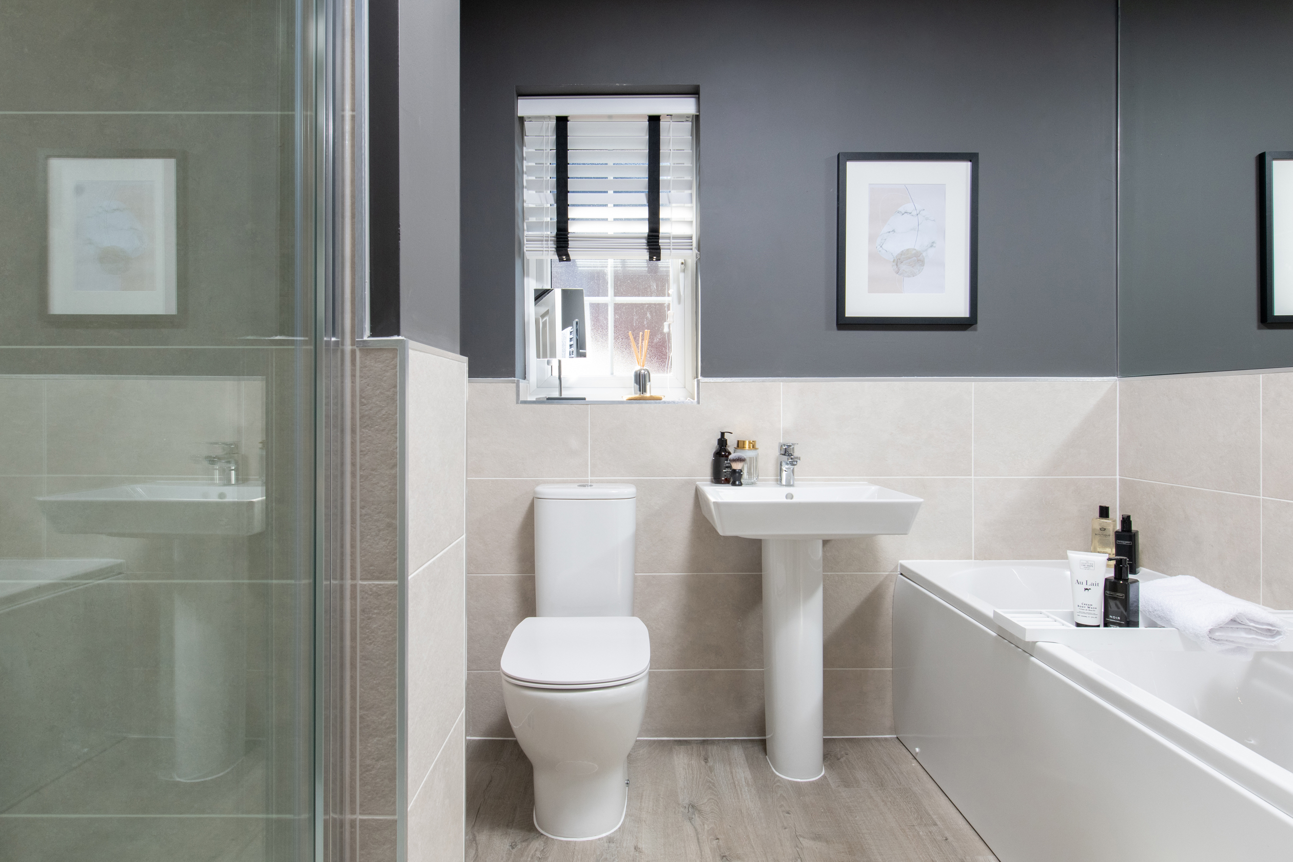 Inside view 4 bedroom Chelworth main bathroom