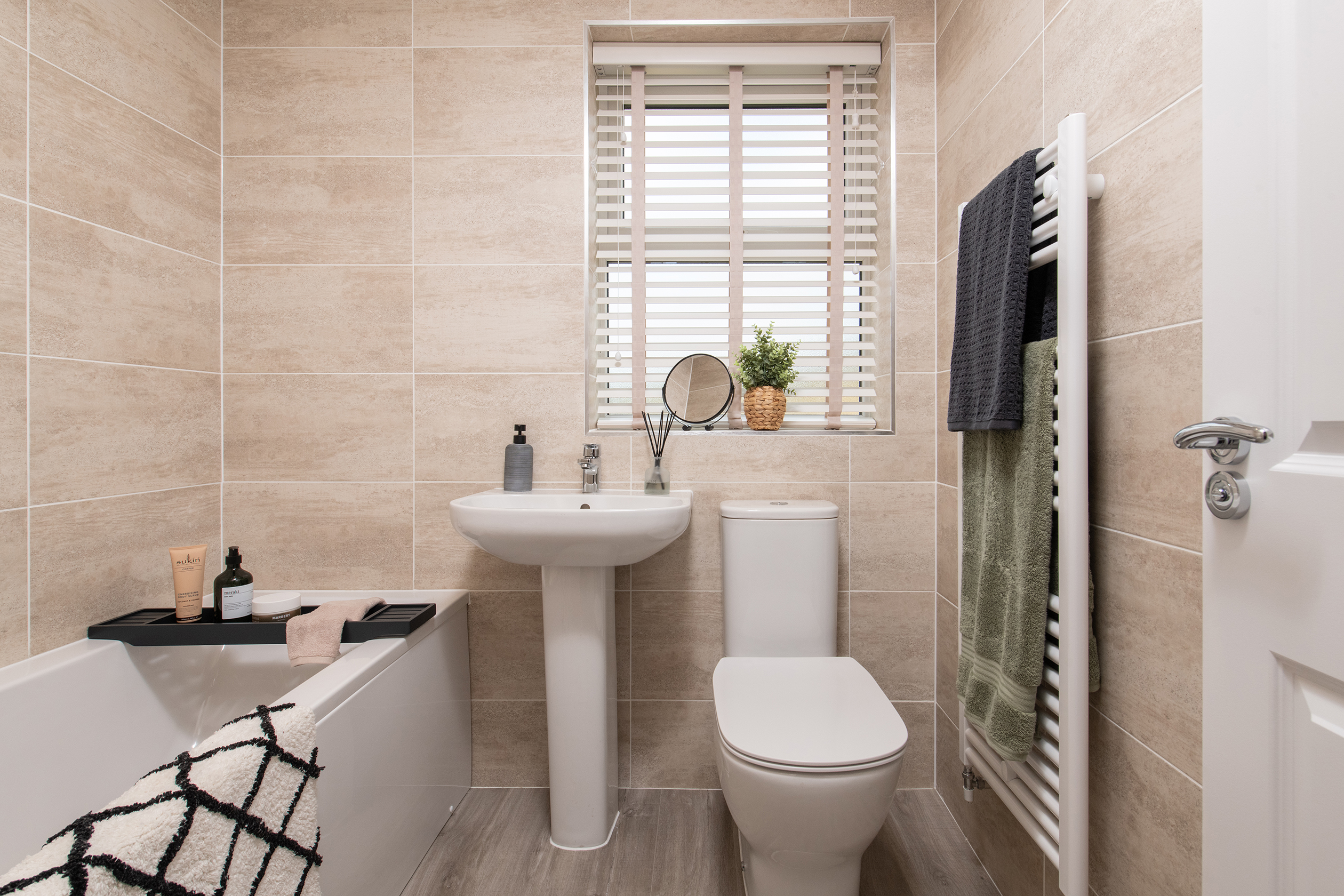 013 DWNE MeadowHill Throckley Hadley 3bed