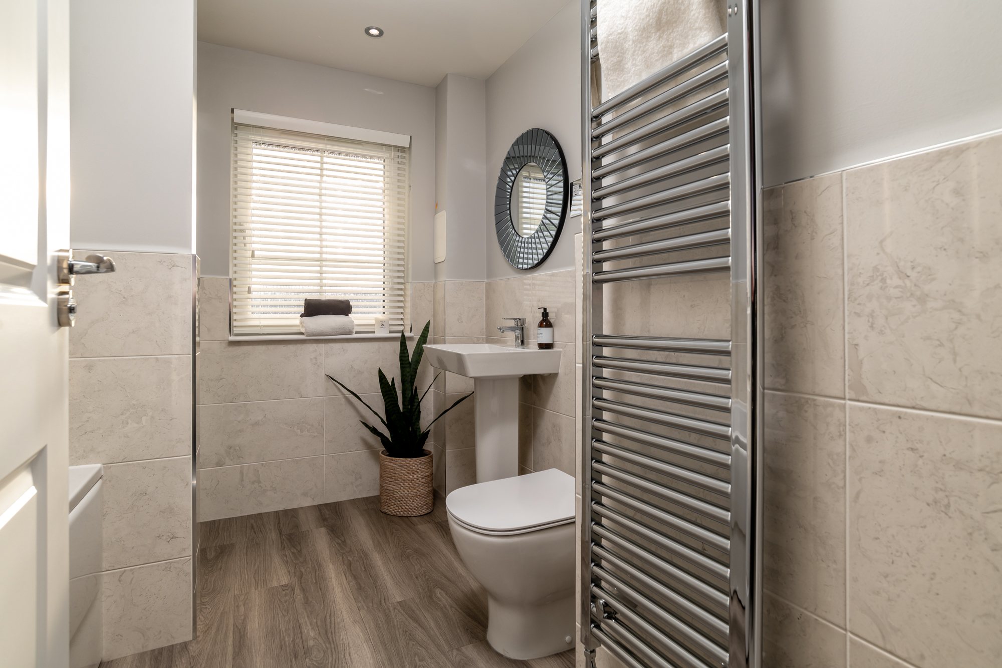 DEV002497_Ballater_H469_017