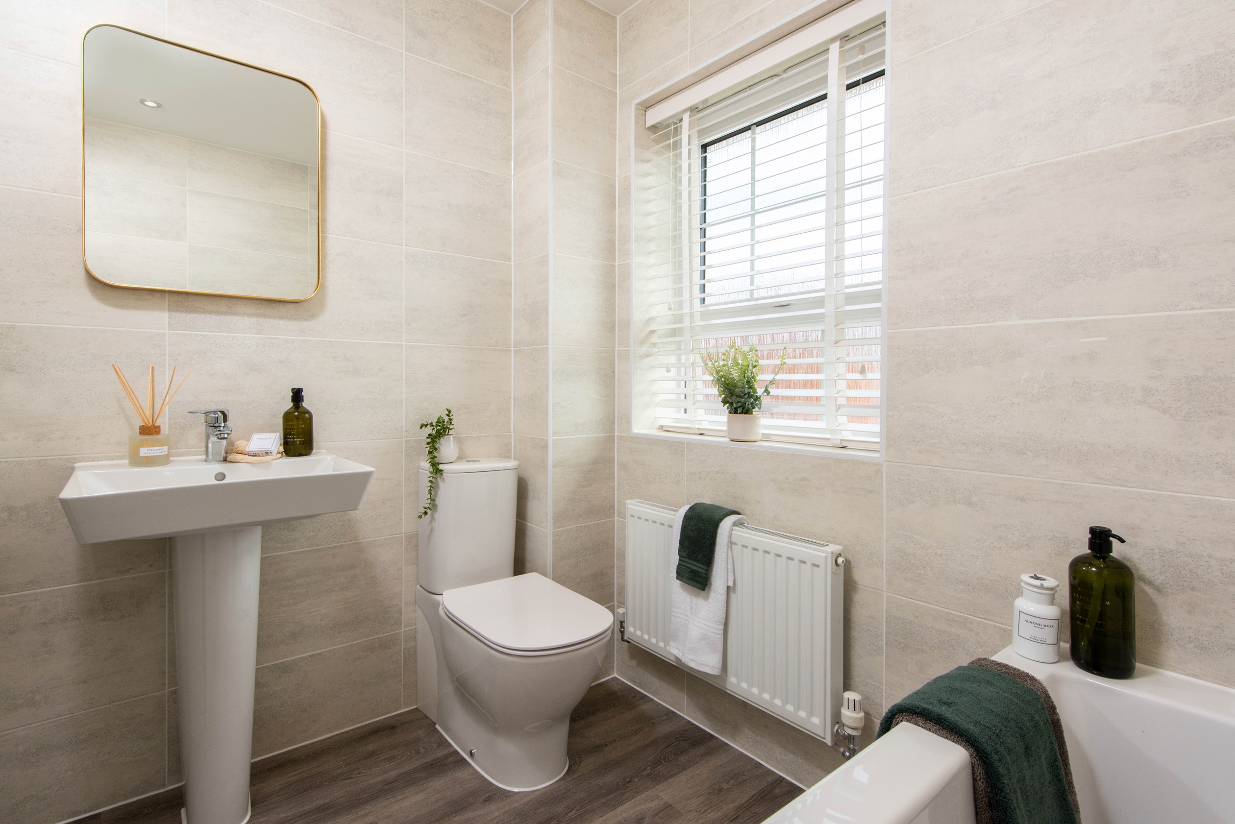 Internal Image of Bradgate Show Home Bathroom at Centurion Village