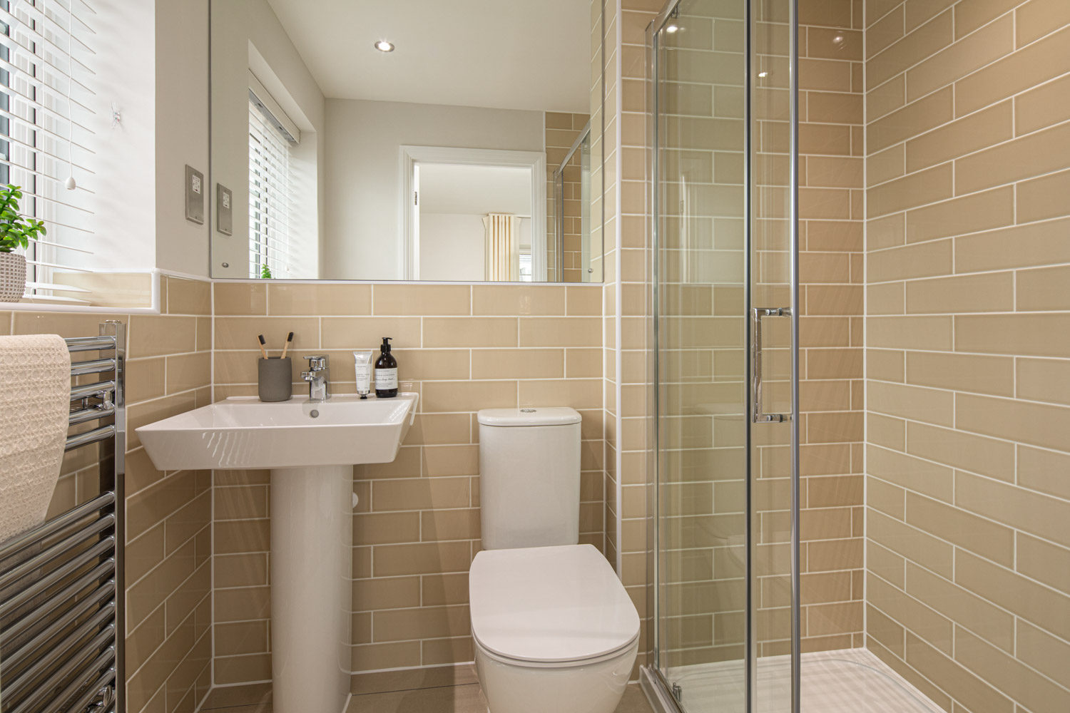 En suite in the Cornell 4 bedroom home