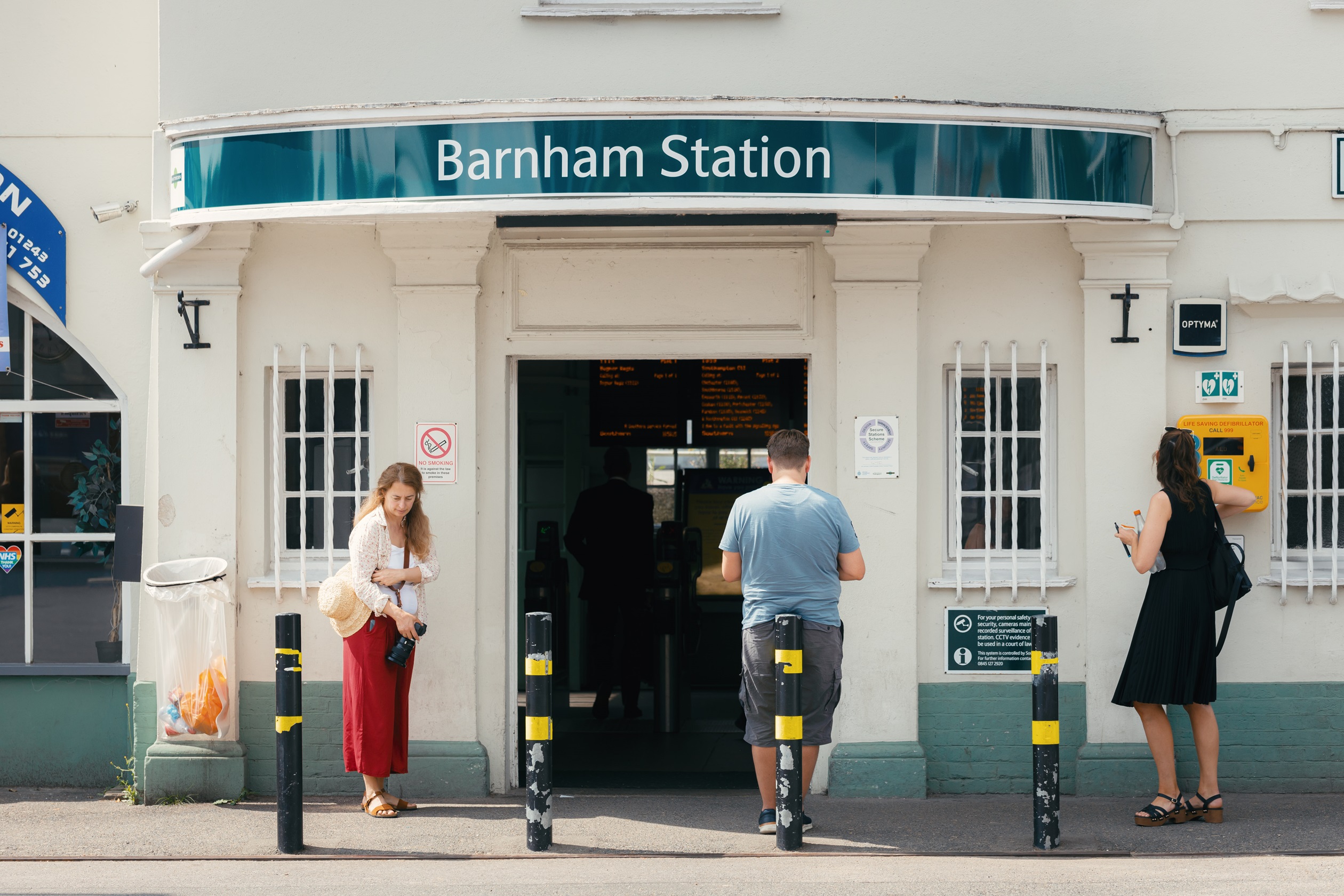 Local area shot of barnham train station 