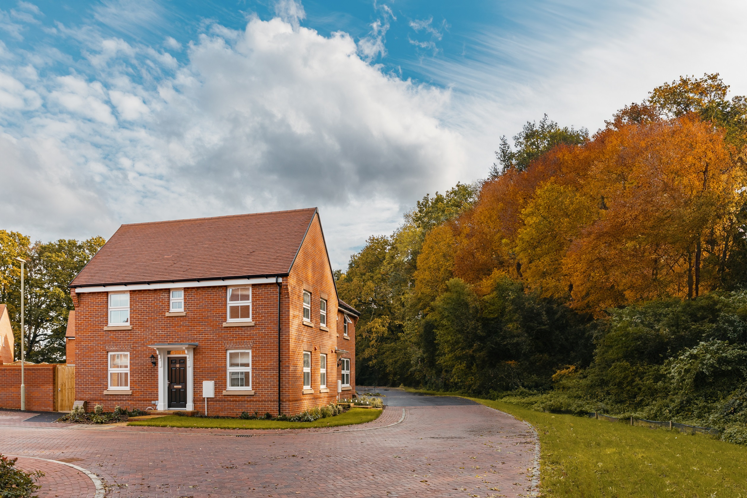 External autumnal street scene of the hadley at forest walk