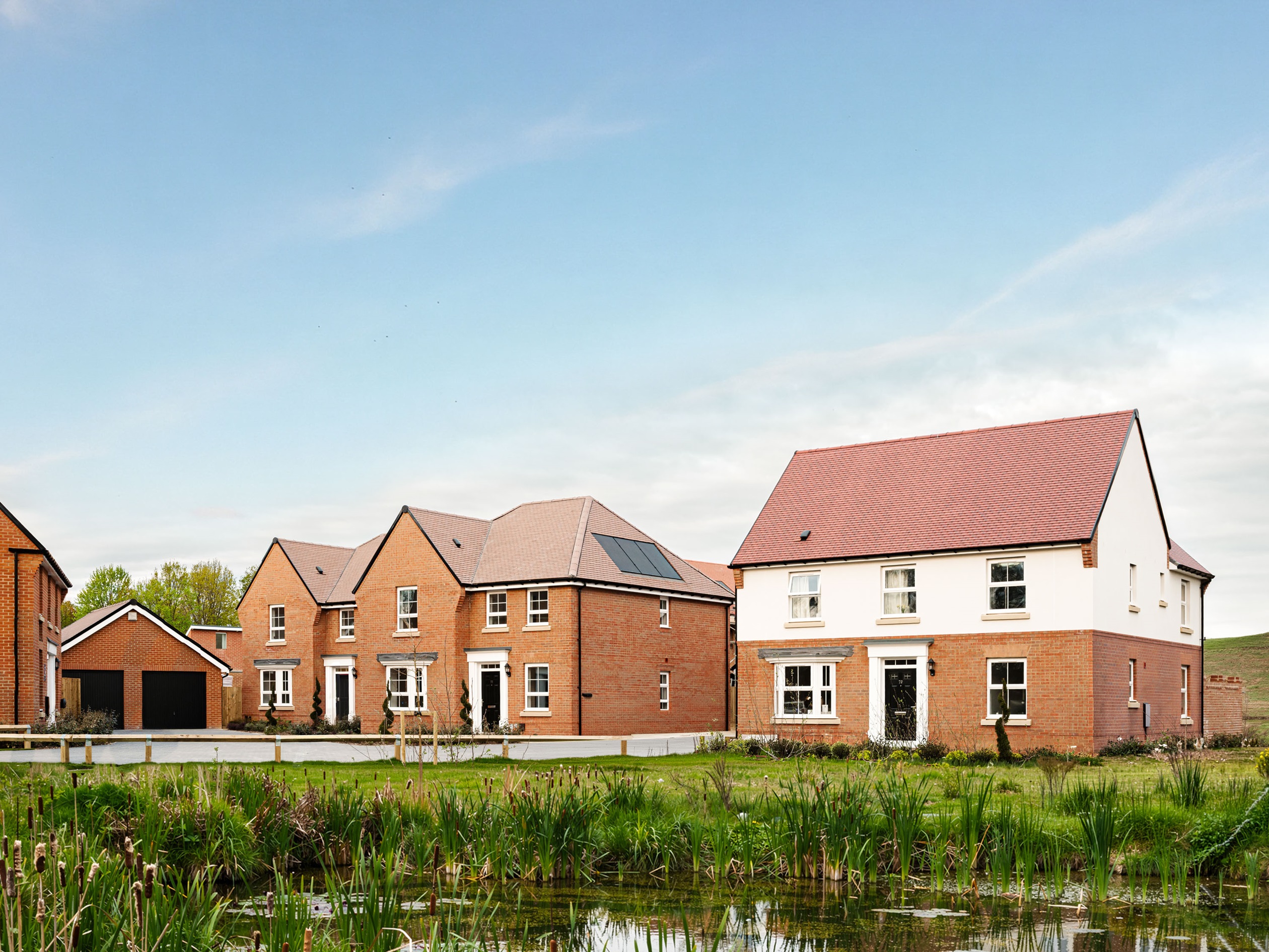 External street scene of the avondale and holden at forest walk