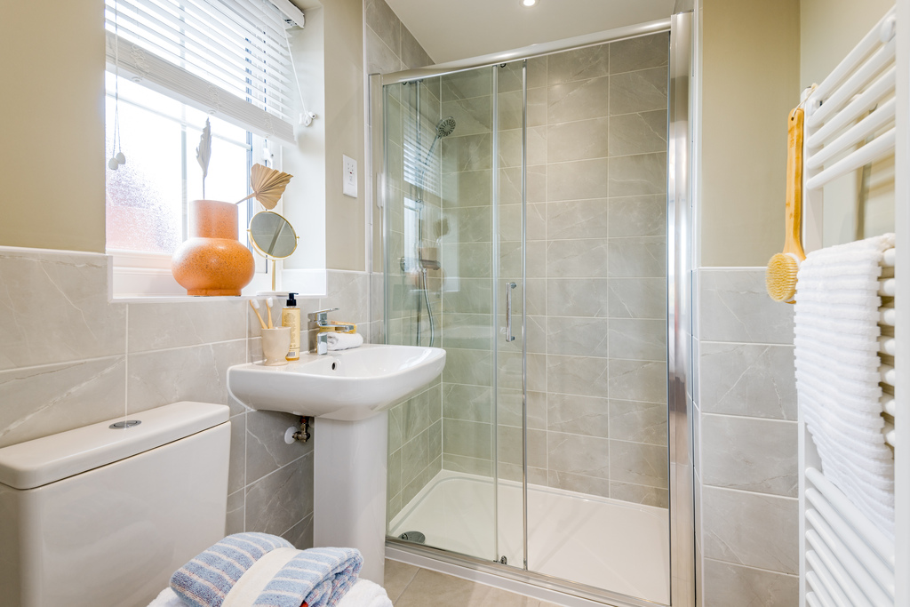 internal shot of the en suite to the portmore