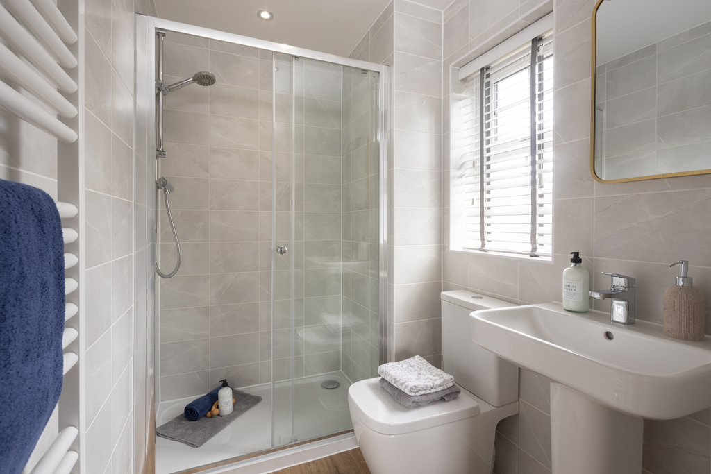 internal shot of the en suite in the main bedroom