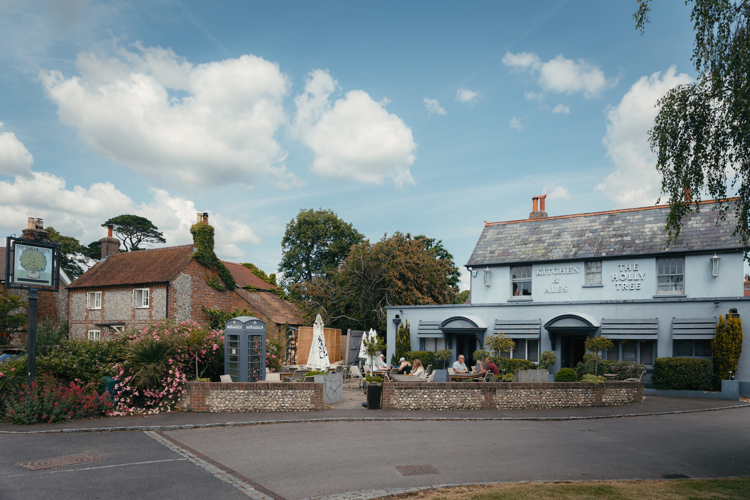 External local area image of walberton local pub the holly tree
