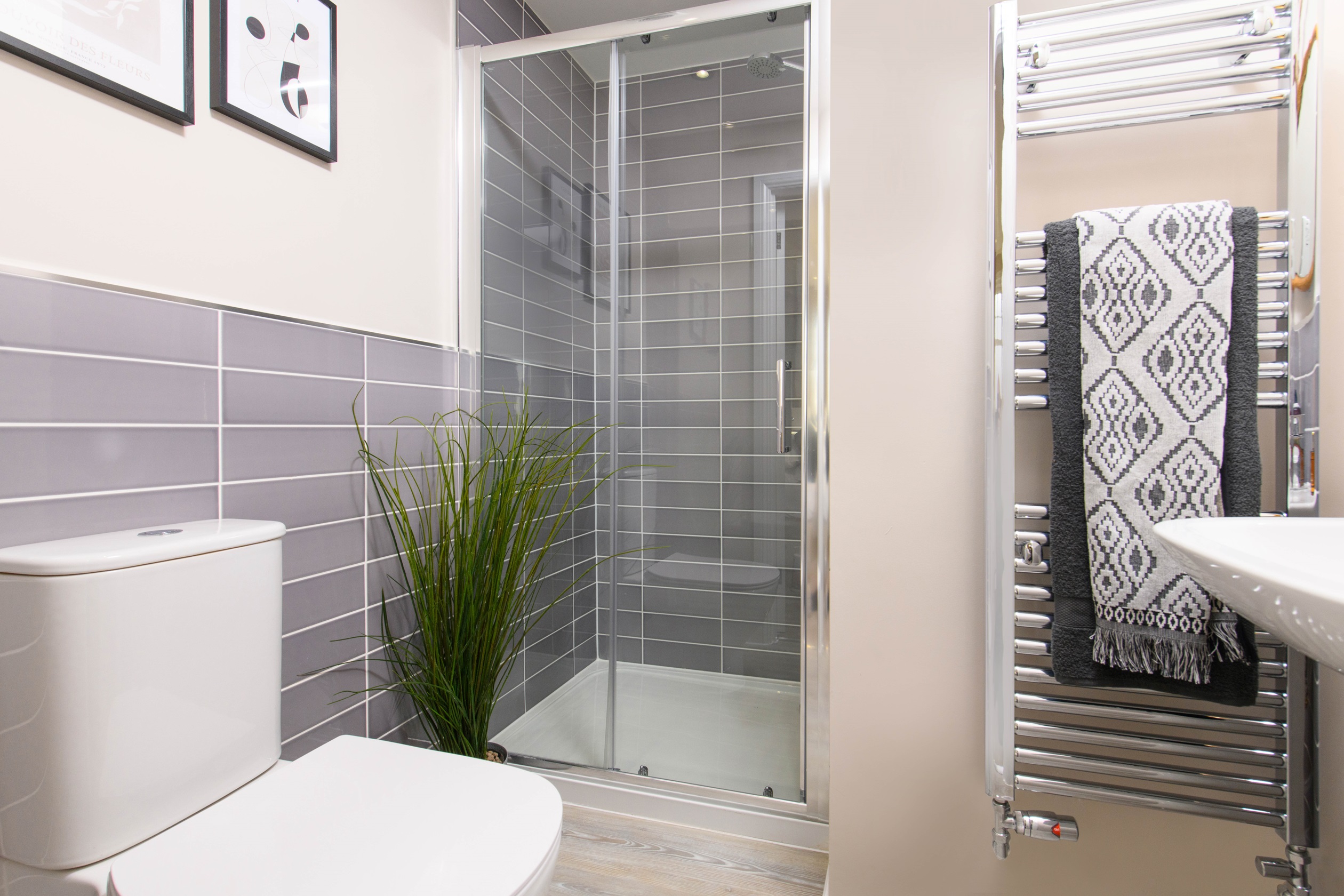 Internal image of en suite The Greenwood Gateford Manor