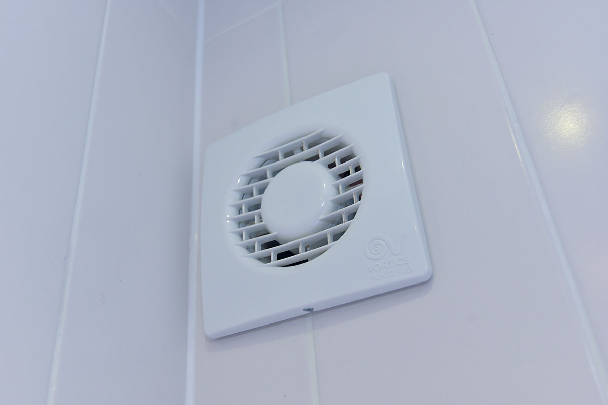 Bathroom extractor fan